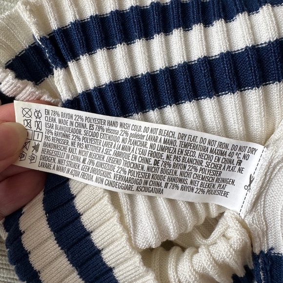 FOREVER 21 Knit Cropped Tank - Size L - Picture 4 of 4